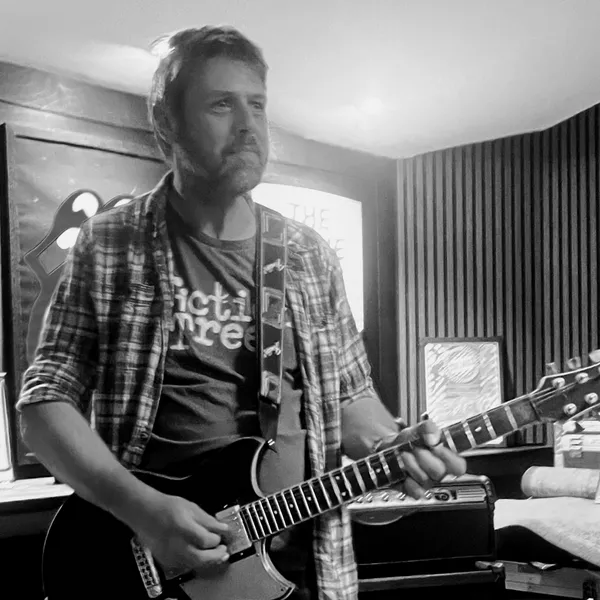 Andy - Guitar & Backing Vocals